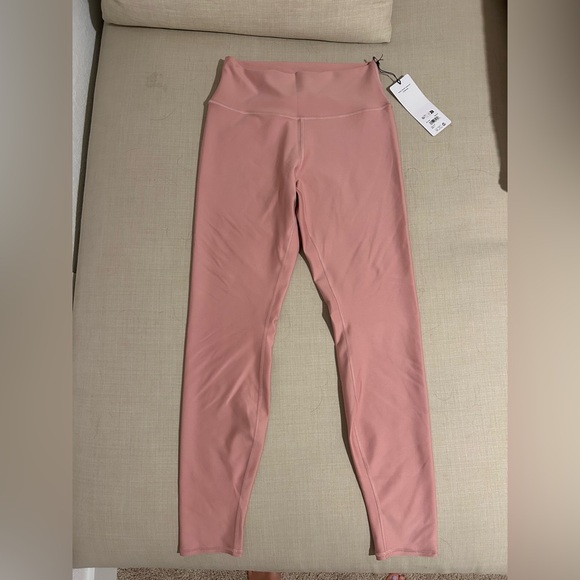 Alo High-Waist Airlift Legging in Vintage Pink - Picture 2 of 5
